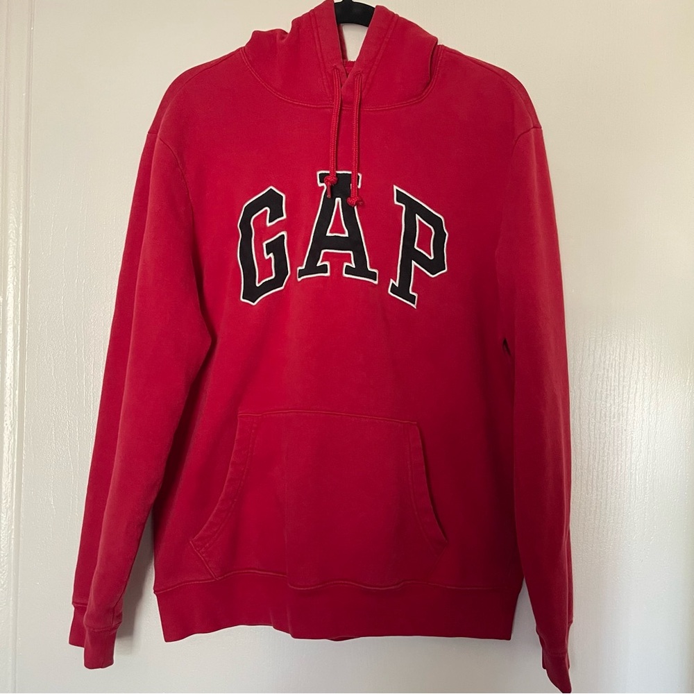 GAP Red Pullover Hoodie Men’s Sweater with Drawstrings Size M